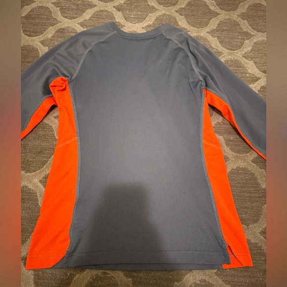 Nike Elite Gray and Orange Performance Shirt - Picture 10 of 12